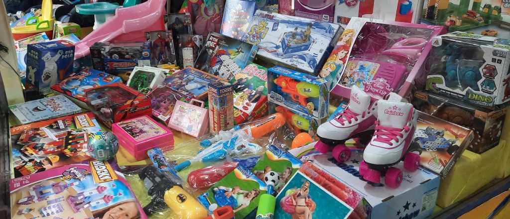 Pap&aacute; Noel "low cost": regalos por menos de $1.000 en Mendoza