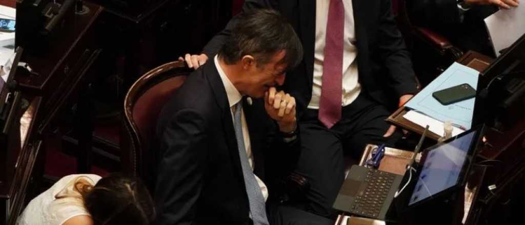 Cristina fría y sin ponerse de pie en la despedida del Bullrich en el Senado