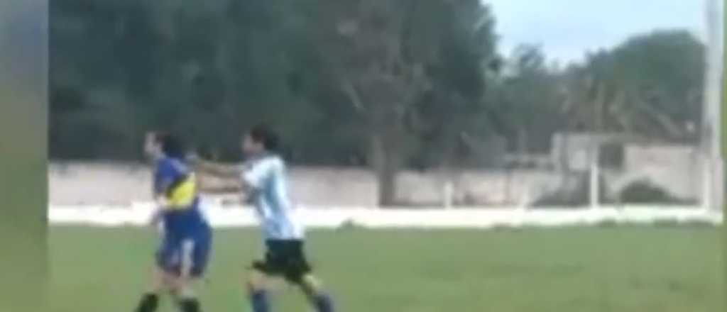 Video: jugadoras de f&uacute;tbol femenino terminaron a las trompadas en Salta 