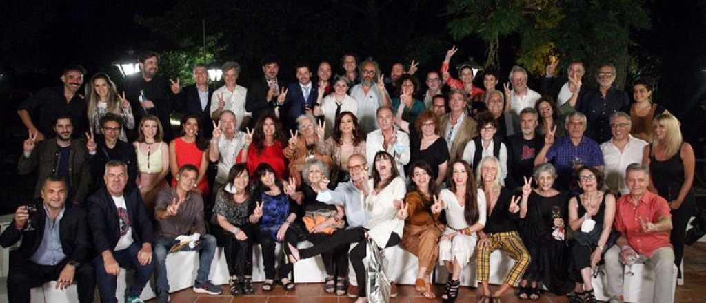 Cristina Fernández se reunió con actores, periodistas y músicos 