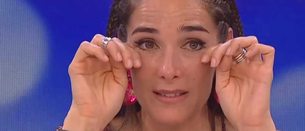 Juana Viale se despidió y se emocionó hasta las lágrimas