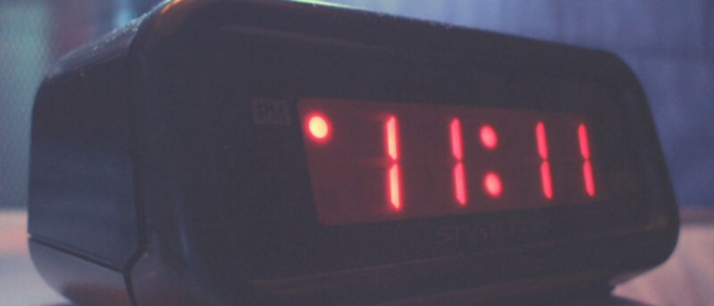 ¿Cada vez que mirás la hora son las 11:11? Tiene un significado 