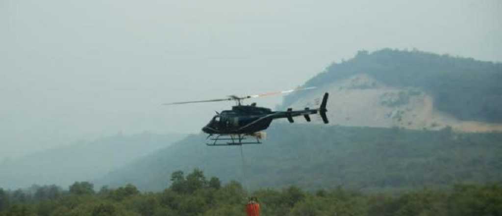 Cayó un helicóptero que combatía incendios en la Patagonia: dos muertos