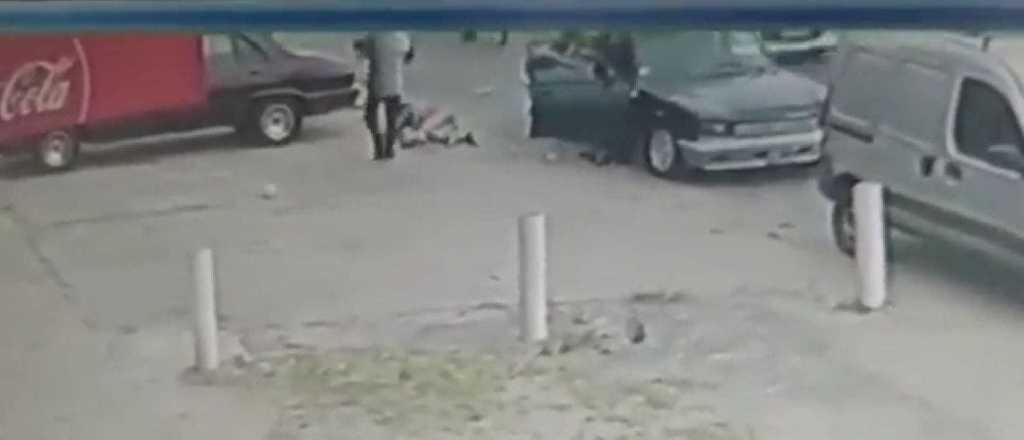 Video: brutal femicidio de dos tiros frente a sus hijos, cometido por su ex pareja