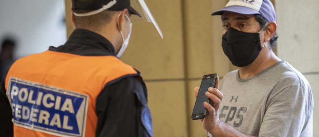 Comenz&oacute; a regir el pase sanitario: c&oacute;mo funciona y d&oacute;nde lo pedir&aacute;n