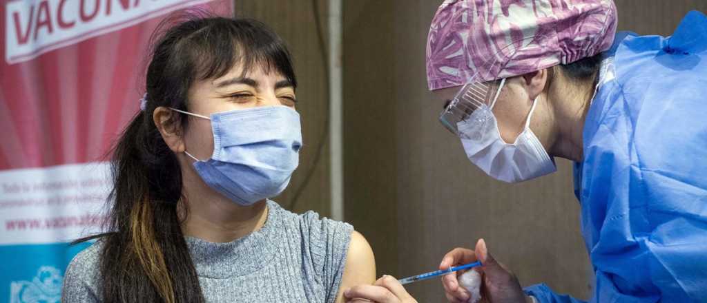 Mendoza convoca a clínicas y sanatorios privados a vacunar contra el Covid