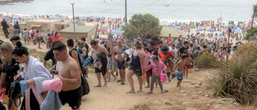 Videos: Chile ordenó abandonar playas por riesgo de tsunami 