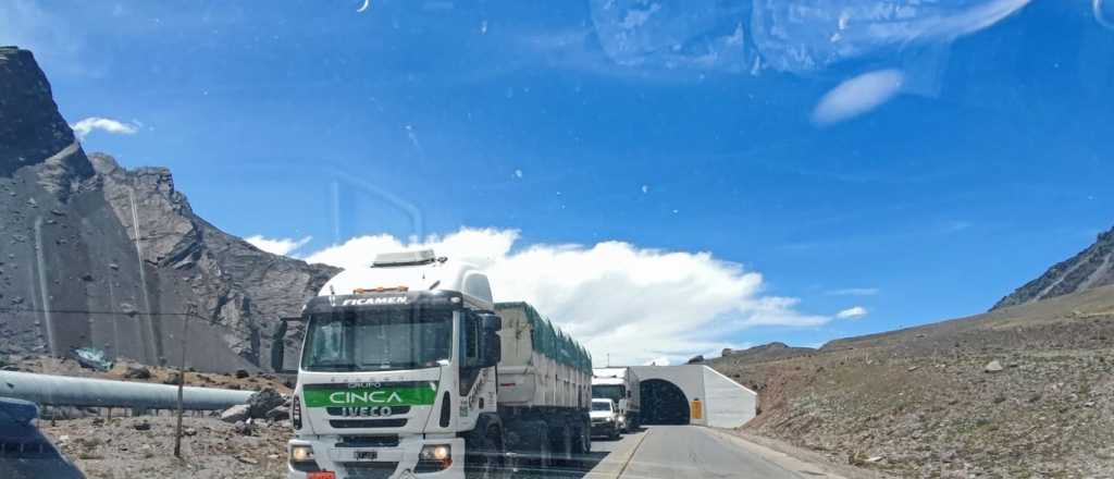 Empresarios de transporte de Mendoza dejarían de viajar a Chile