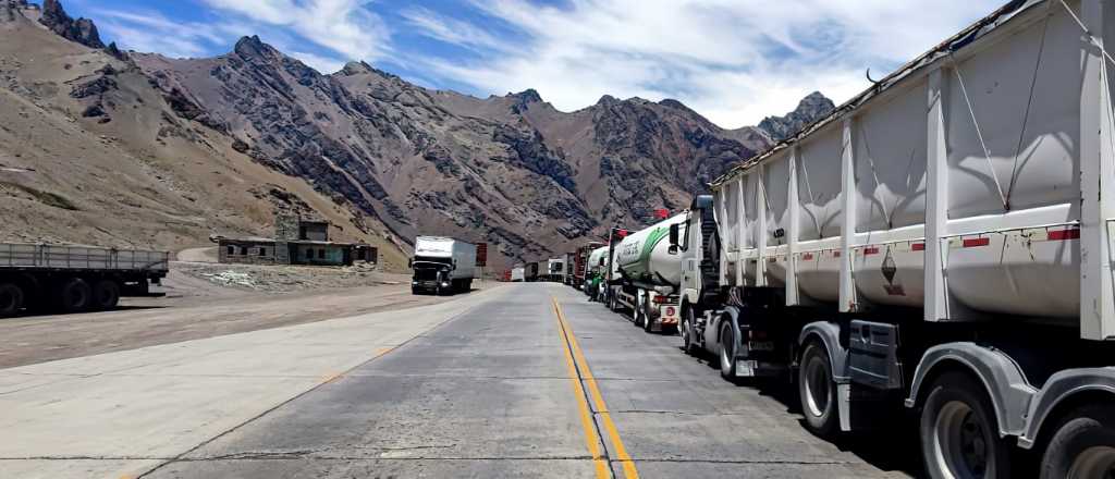 Con la flexibilización en los testeos, los camiones ya cruzan a Chile