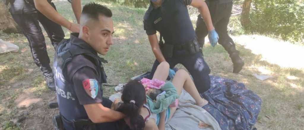 Video: polic&iacute;as asistieron un parto y el beb&eacute; naci&oacute; perfecto