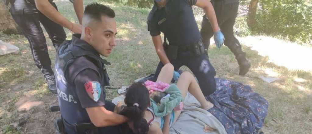 Video: policías asistieron un parto y el bebé nació perfecto