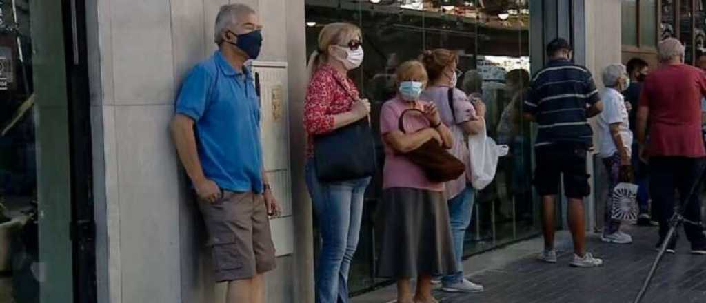 Qui&eacute;nes cobran este viernes AUH, asignaciones y jubilaciones