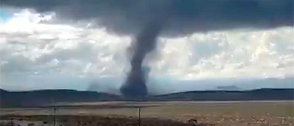 Videos: un enorme tornado sorprendió a Malargüe