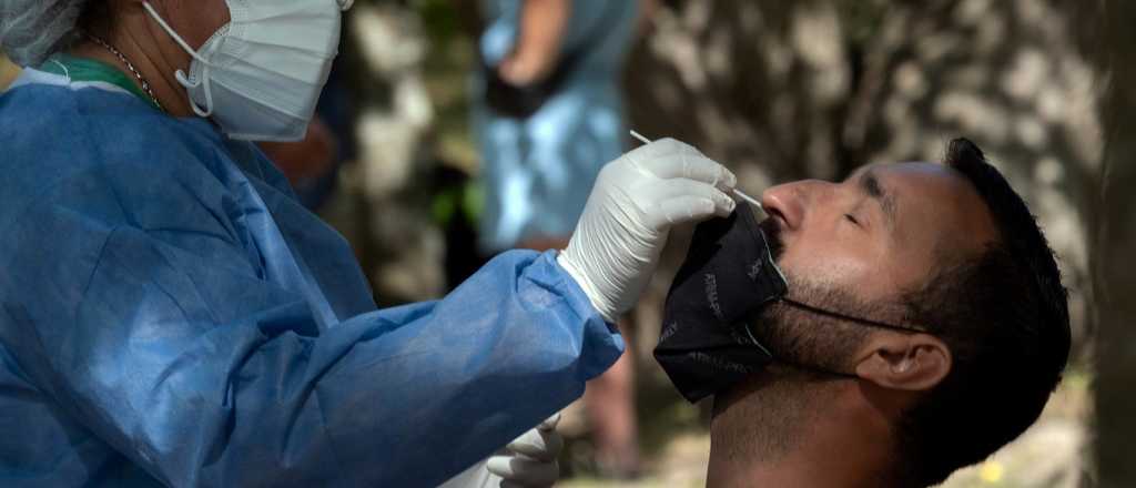 Más de 2 mil contagios y 60 muertos por Covid este domingo en Argentina