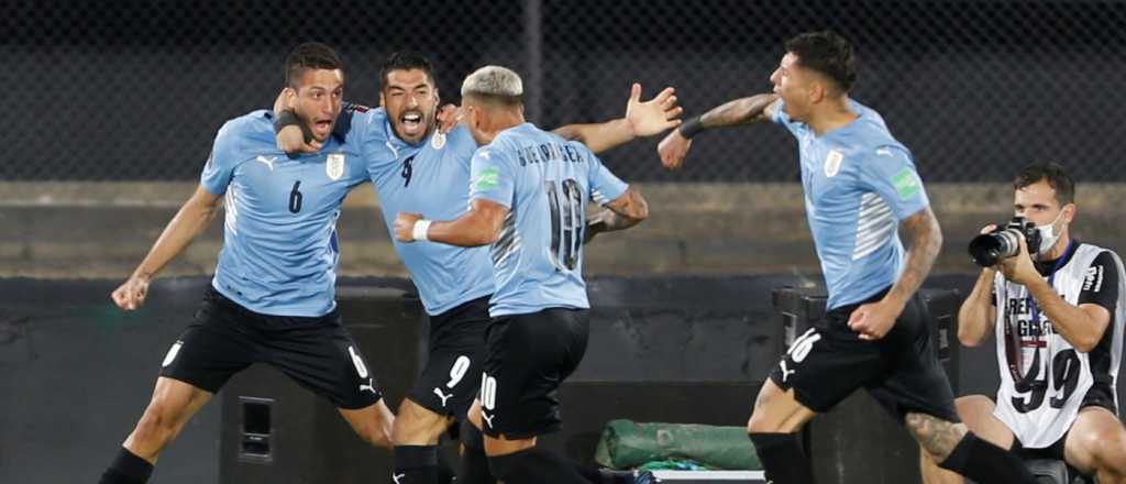 Uruguay goleó y se afianza para clasificar al Mundial