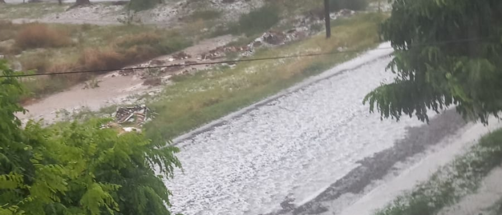 Videos: fuerte ca&iacute;da de granizo en San Rafael