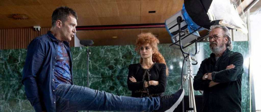 &Oacute;scar Mart&iacute;nez, Banderas y Pen&eacute;lope Cruz hacen "Competencia oficial"