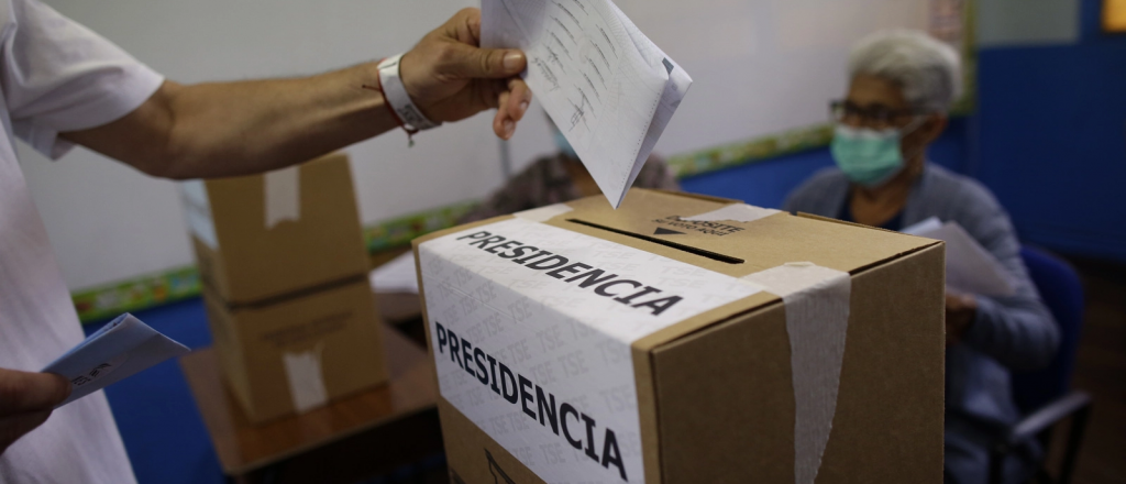 Segunda vuelta por la presidencia en Costa Rica