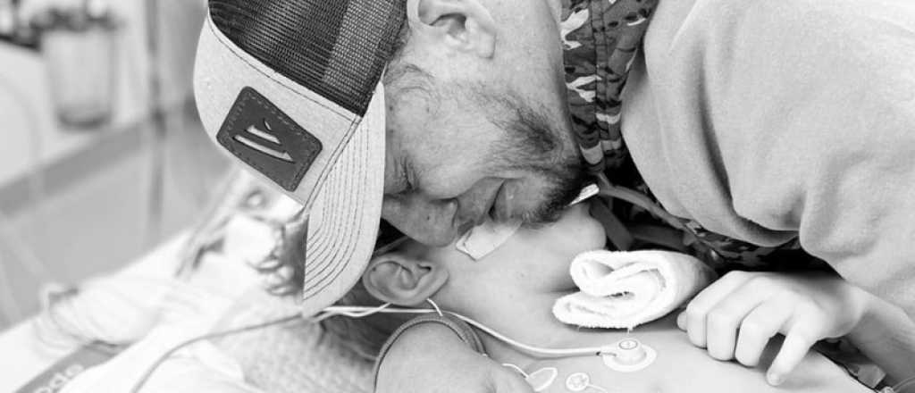 El dolor de un pap&aacute; despidiendo a su hijo que se suicid&oacute; por sufrir bullying