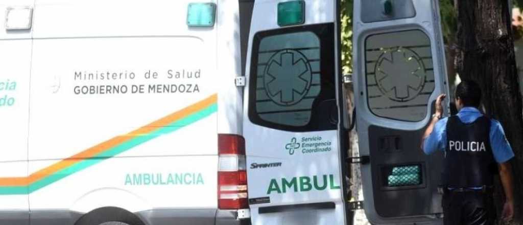 Un motociclista chocó con un furgón en Godoy Cruz y fue internado