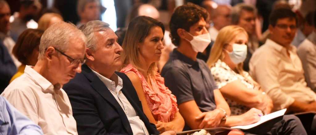 La UCR analiz&oacute; que la pelea entre CFK y Alberto llevan al abismo al pa&iacute;s