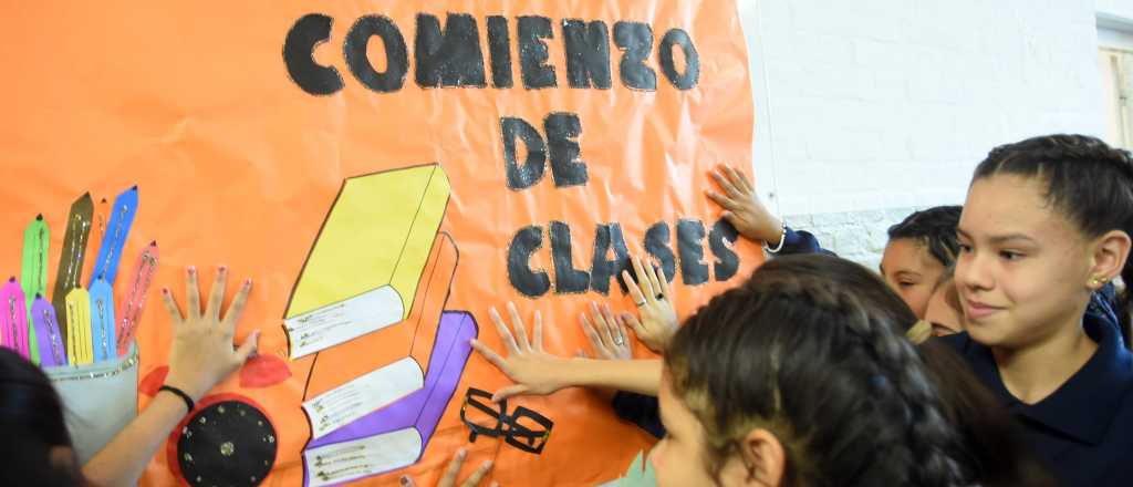 Empiezan hoy las clases, con tensi&oacute;n por los salarios docentes