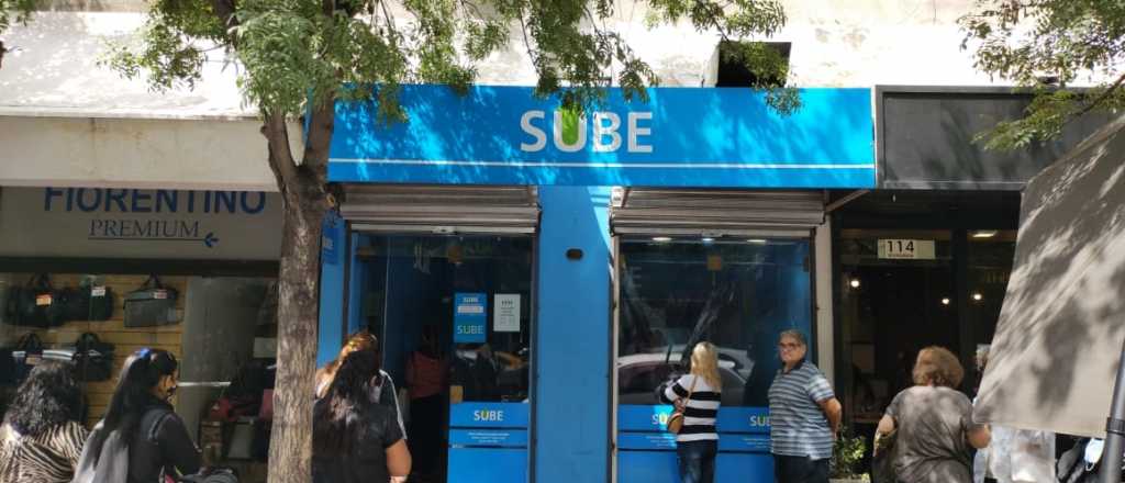 Quejas por demoras en la renovación de abonos SUBE en Mendoza
