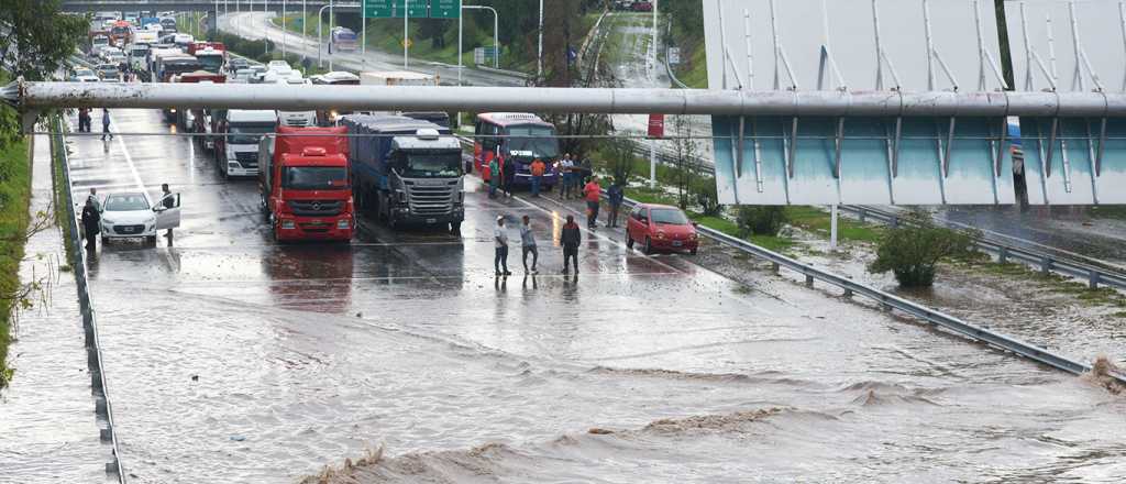 Los videos m&aacute;s impresionantes que dej&oacute; la tormenta