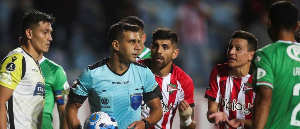 Video: el escandaloso gol anulado a Estudiantes en la Libertadores