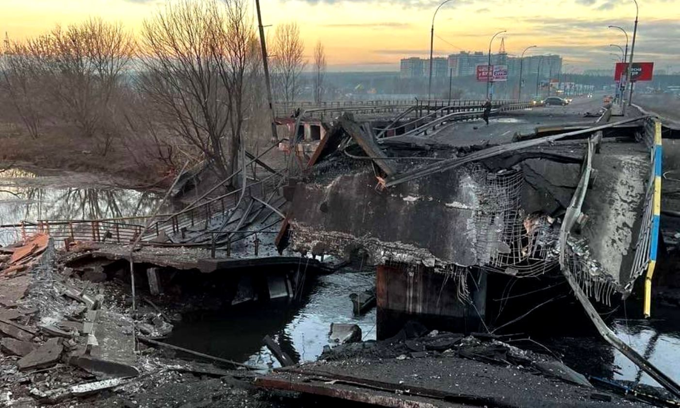 Videos: Ucrania destruye puentes para retrasar el avance de Rusia - Mendoza  Post