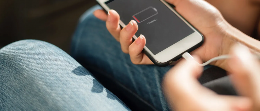 Por este motivo debés apagar tu celular mientras lo cargás en la noche