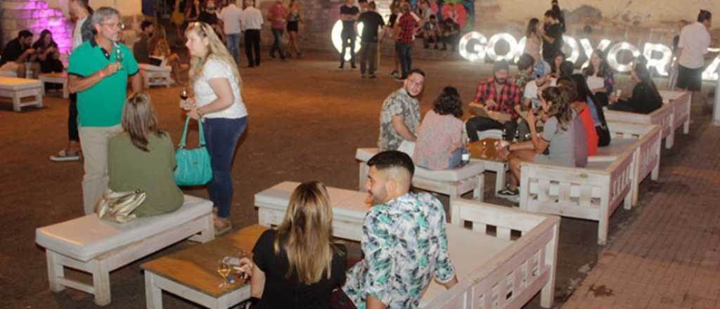 Buena combinaci&oacute;n en Godoy Cruz: m&uacute;sica y vino en Espacio Arizu