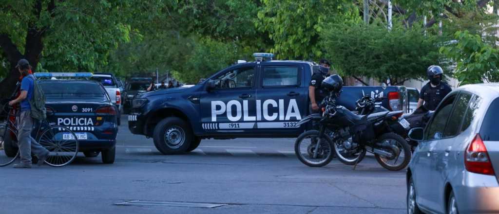 Fuerte accidente en Ciudad dejó grave a un motociclista