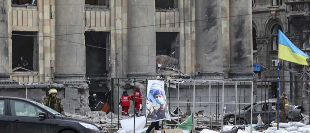 Rusia bombardeó una universidad en Kharkiv: al menos cuatro muertos