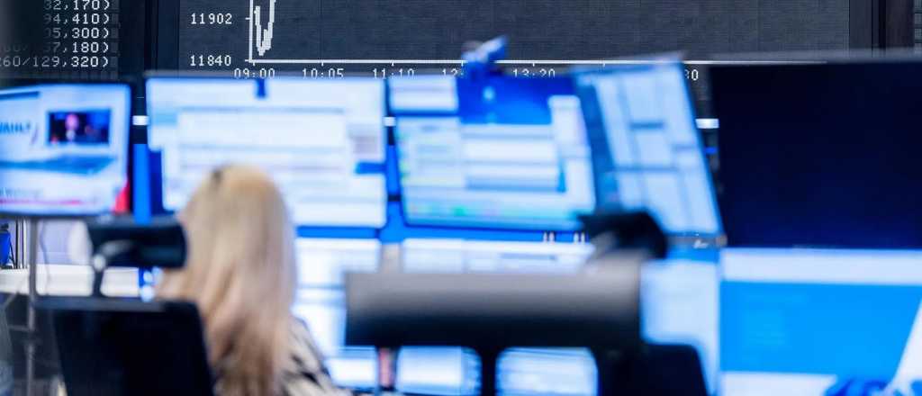 En plena guerra, Ucrania emite bonos a tasa m&aacute;s baja que Argentina