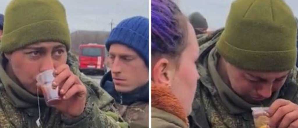 Soldado ruso se rindió, le dieron té y comida y lloró al hablar con su madre