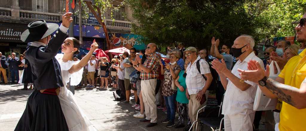 La Ciudad de Mendoza celebró su 461° aniversario en la Peatonal