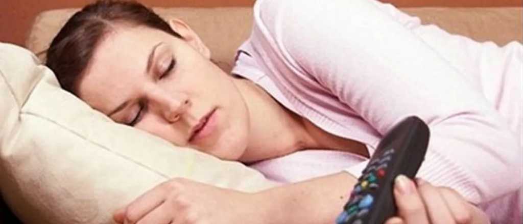 &iquest;Es malo dejar el televisor prendida para que nos ayude a dormir?