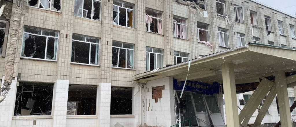 Rusia bombardeó una escuela en Zhytomyr que era usada como refugio