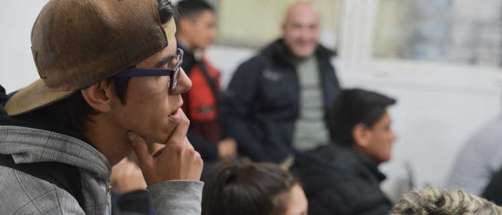 Ciudad de Mendoza paga a jóvenes que realicen talleres laborales