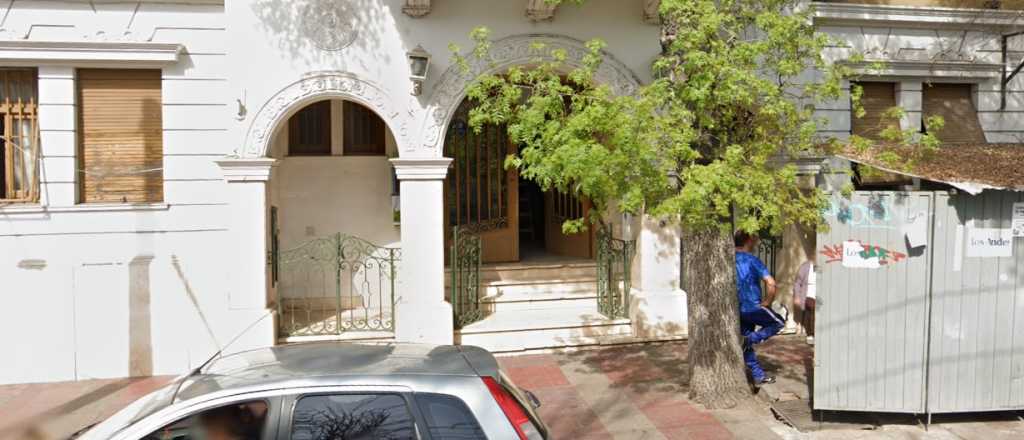 Muri&oacute; en la puerta de una cl&iacute;nica y la familia tuvo que llevarse el cuerpo