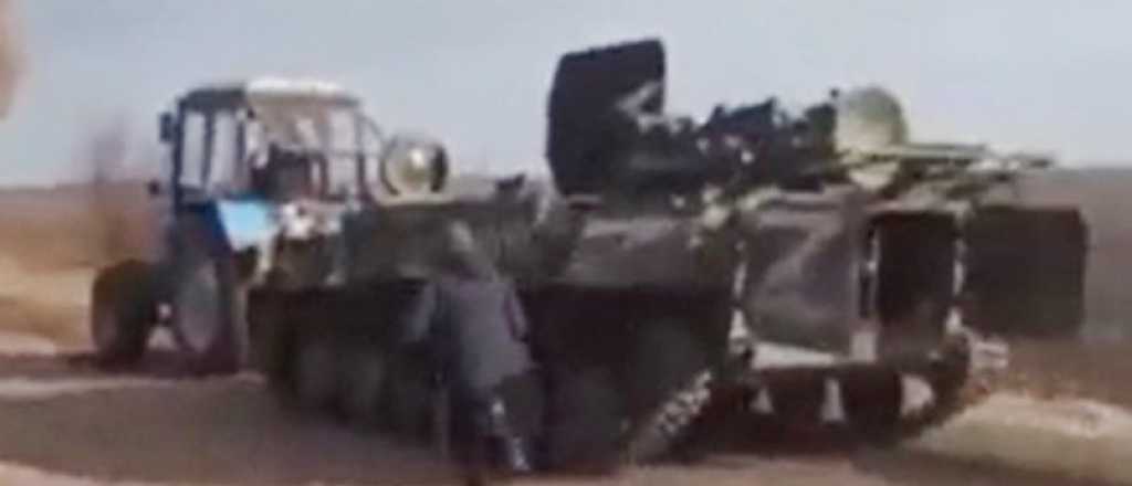 Video: granjero ucraniano robó un tanque ruso con un tractor