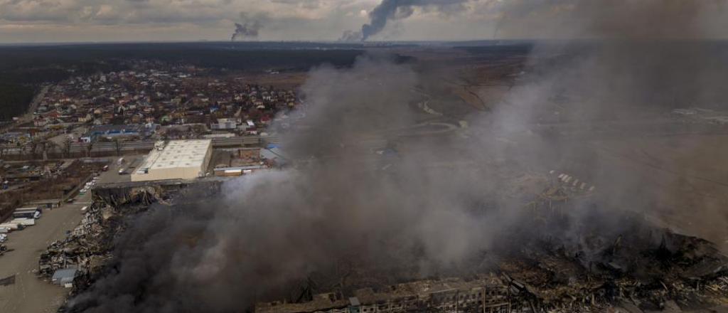 Rusia destruyó otro aeropuerto en el centro de Ucrania 