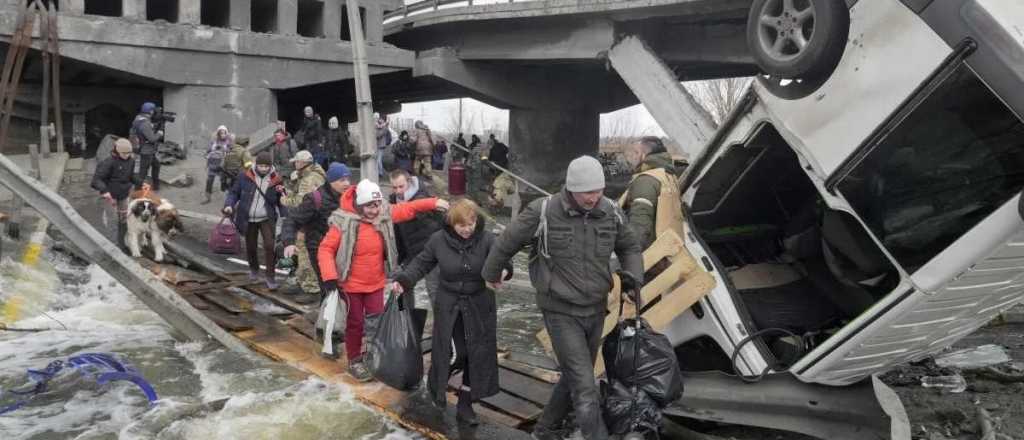 Noche de bombardeos dejan 21 muertos en zonas residenciales de Ucrania