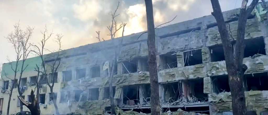 Rusia bombardeó un hospital de niños en Mariúpol 