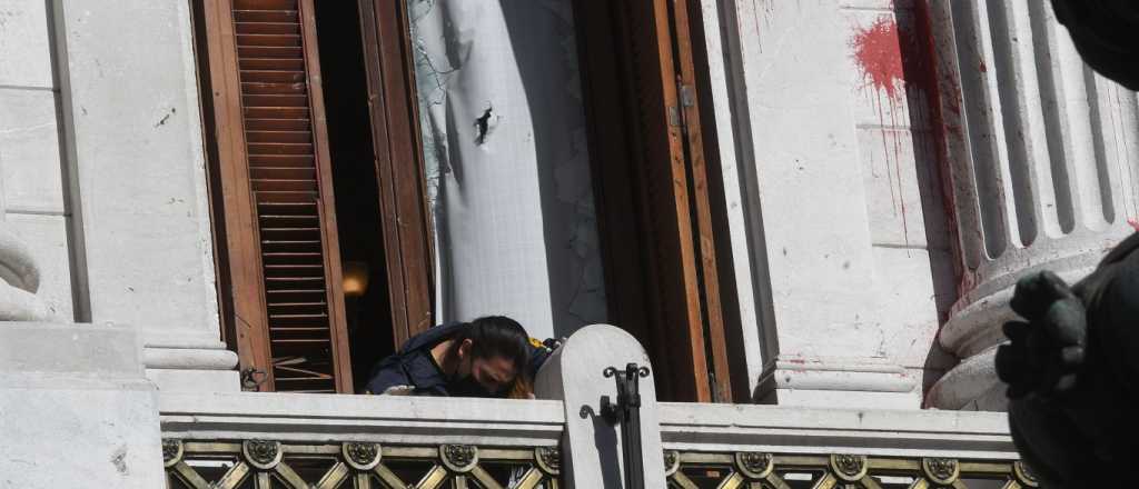 Con nuevo video, CFK afirmó que el ataque a su despacho fue planificado