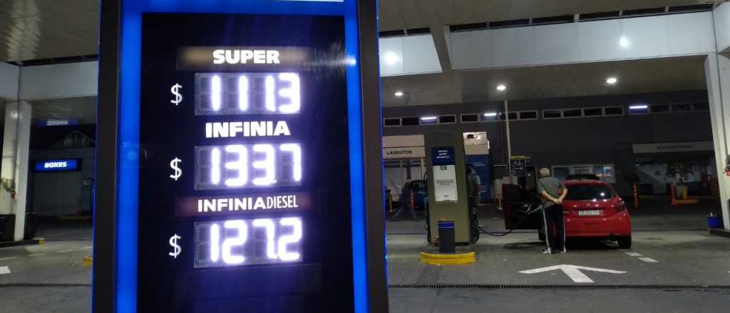 YPF aument&oacute; hasta 11,5% el precio de los combustibles