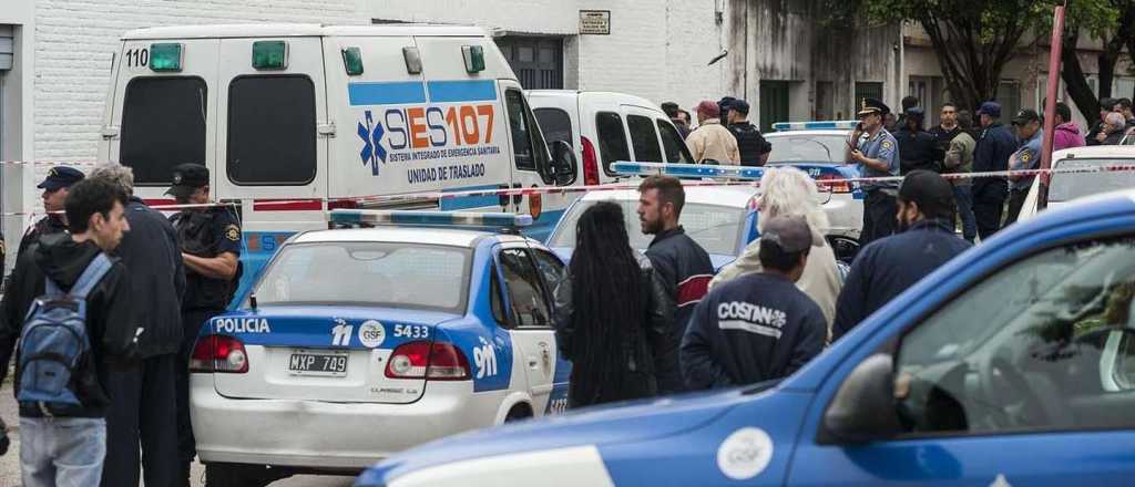 Un hombre dispar&oacute; contra 200 personas en Rosario: una joven muri&oacute; 