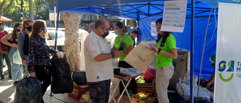Cientos de vecinos participaron del primer EcoCanje en San Rafael
