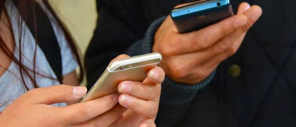 ¿Cómo se activa la lupa en celulares iPhone y Android?